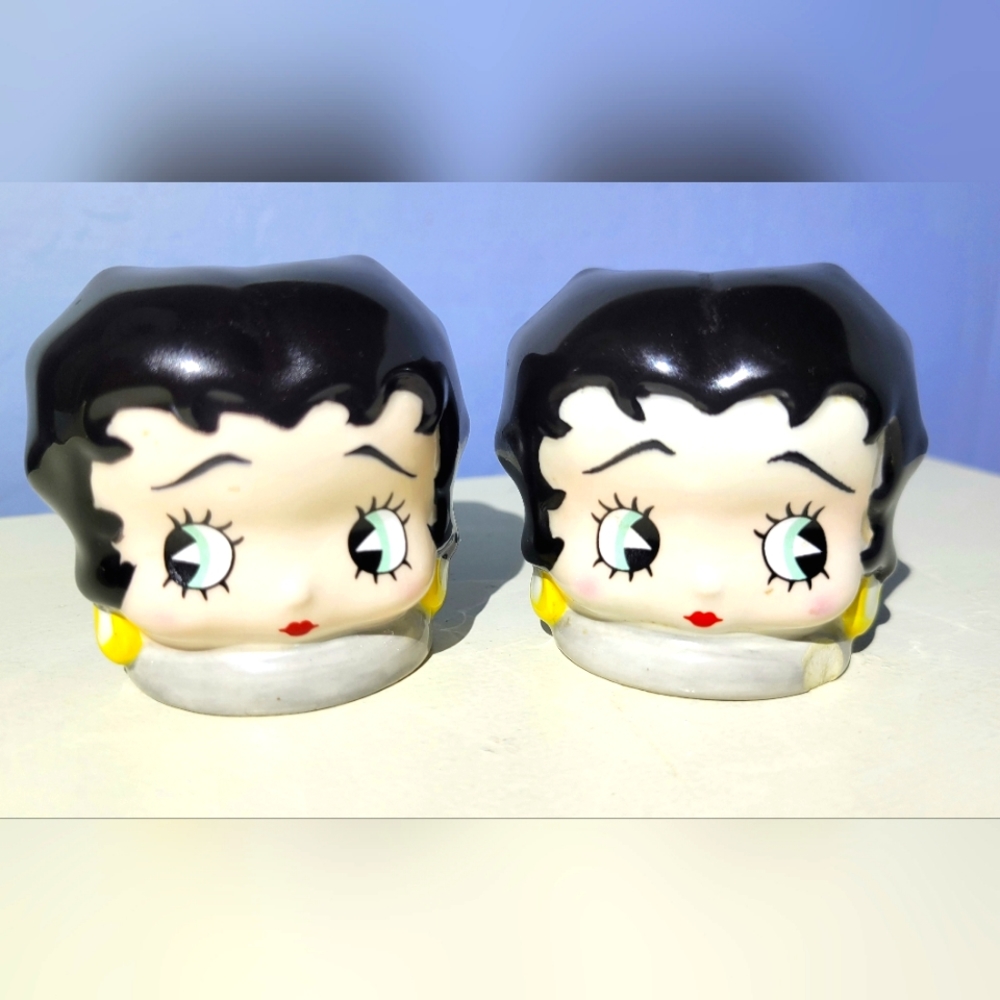 Betty Boop Salt & Pepper Shakers